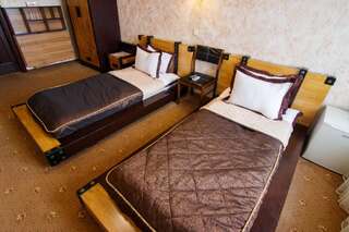 Отель Шахерезада Винница Двухместный номер с 2 отдельными кроватями-1